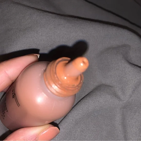 MAC FACE + BODY - Picture 2 of 4